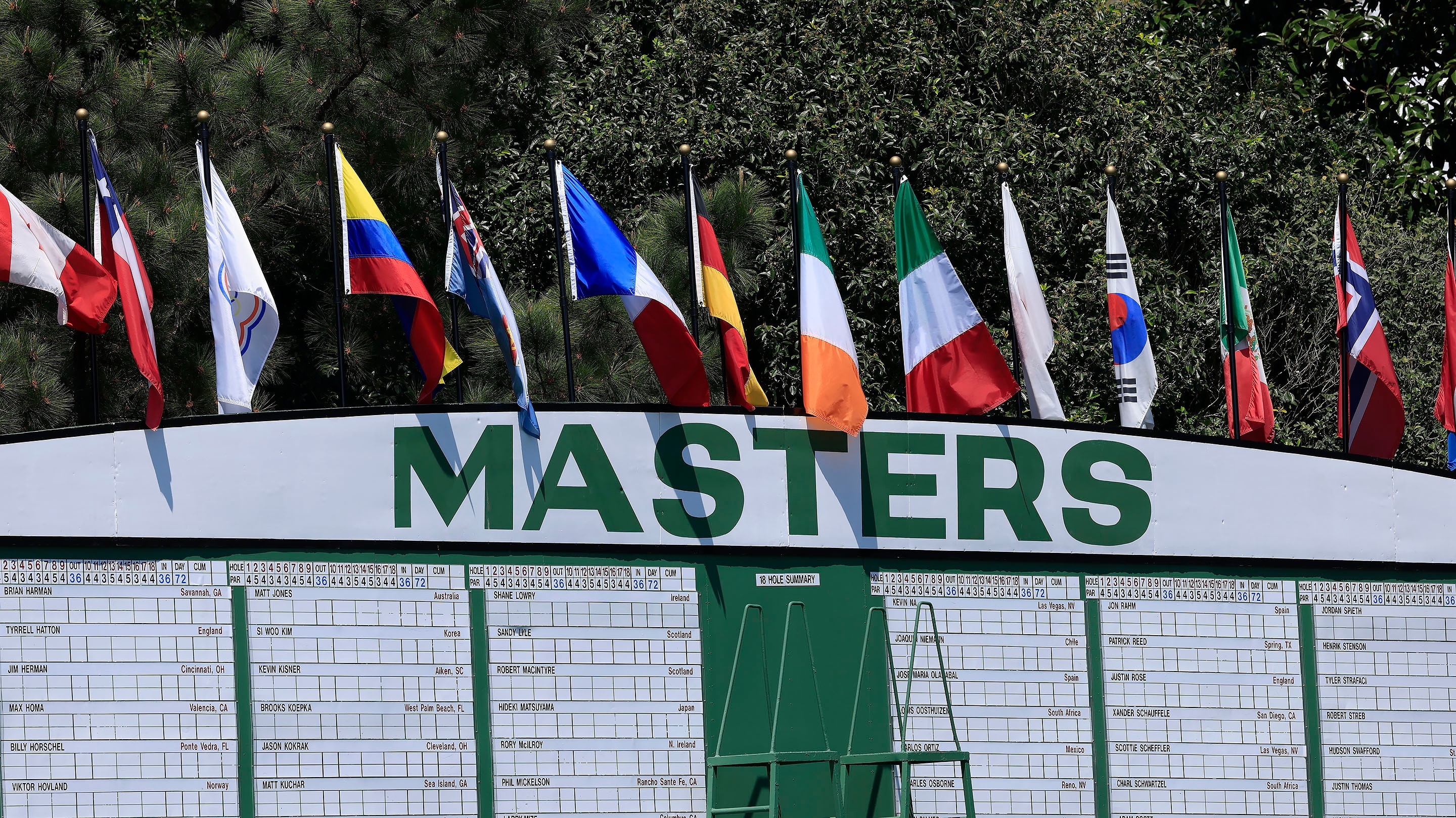 Langer Takes In Applause, Cut in Final Masters Round