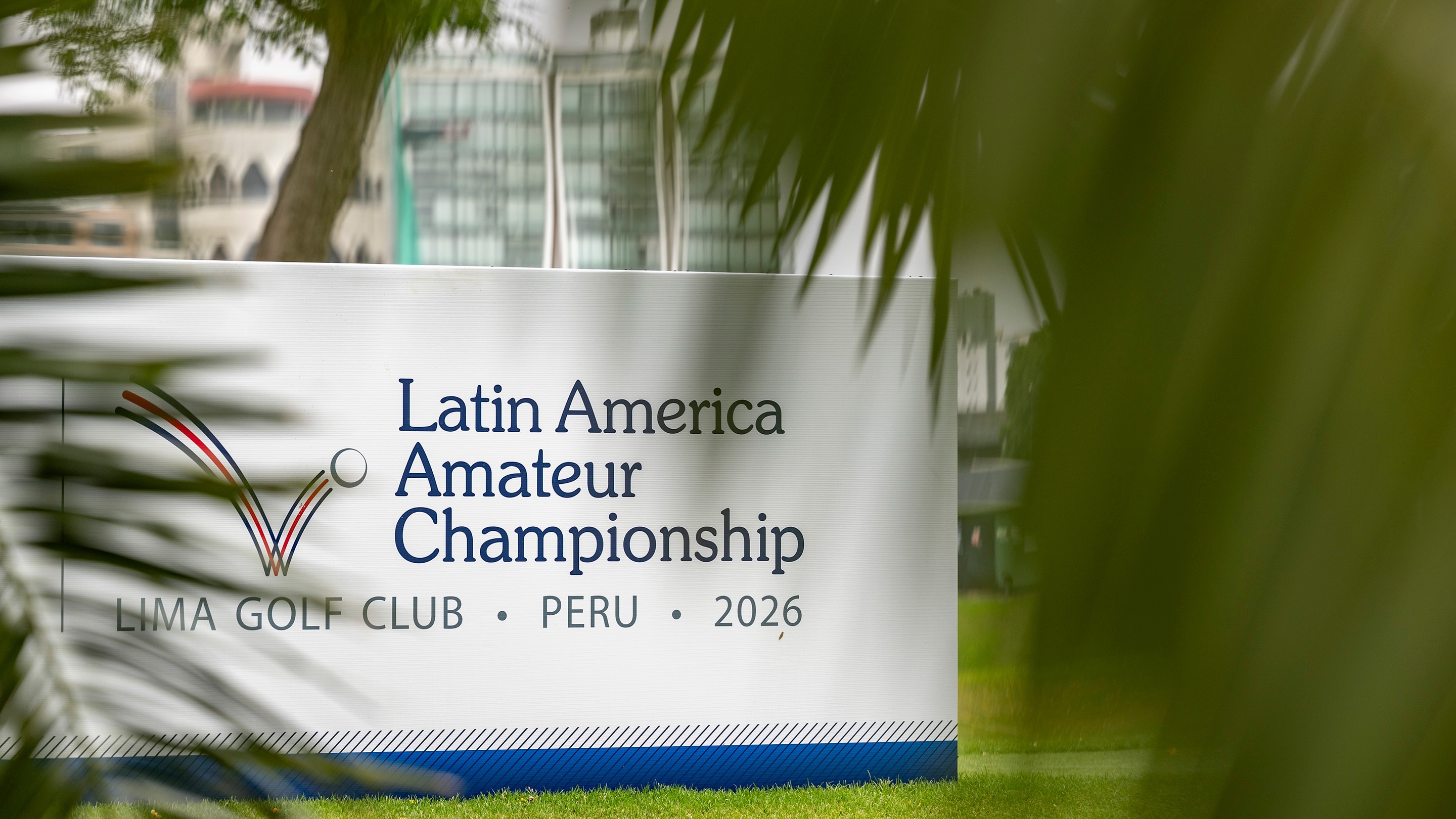 Langer Takes In Applause, Cut in Final Masters Round